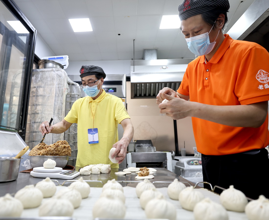 上海部分商业网点恢复经营
