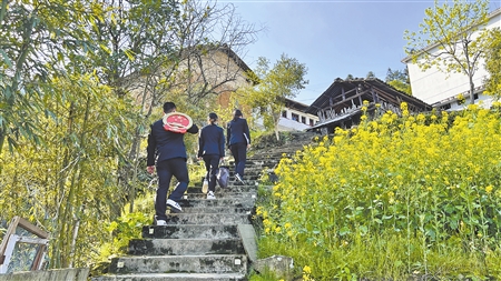 池淮法庭：高山顶上解纷争